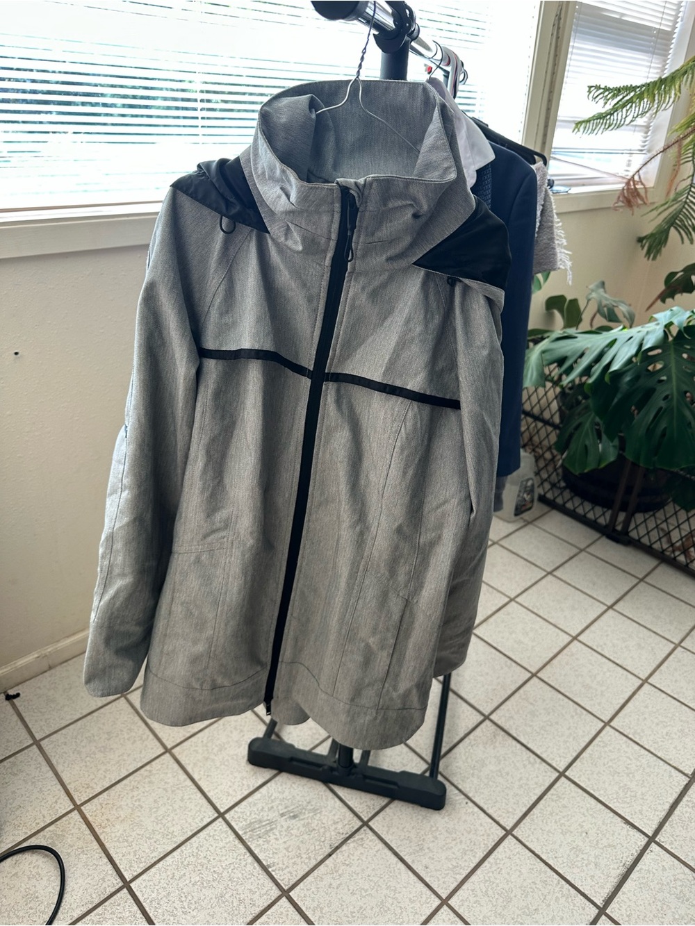Women’s Small Gray Hooded Softshell Jacket - Lightweight Outdoor Coat